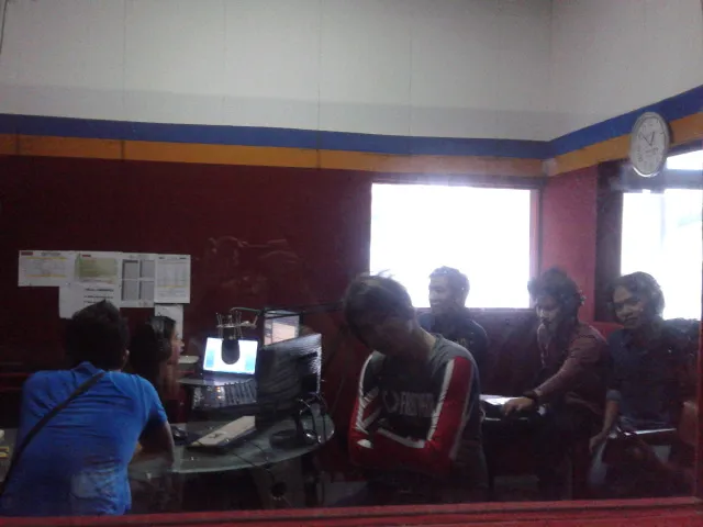 Wawancara Kangen Band di radio Dairi 87,6 FM ©Pitta Sekar Wangi