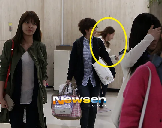 Yoona Girls Generation berlari menghindari kamera media