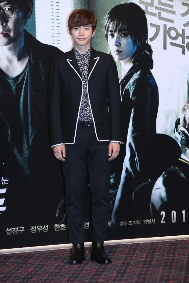 Junho 2PM Saat menghadiri premiere film yang dibintanginya, COLD EYES. @tenasia.com