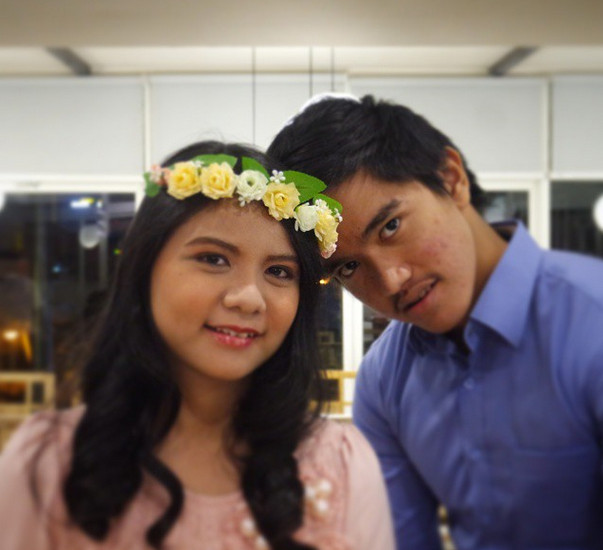 FOTO: Pose Romantis Bareng Cewek, Ini Pacar Baru Kaesang 