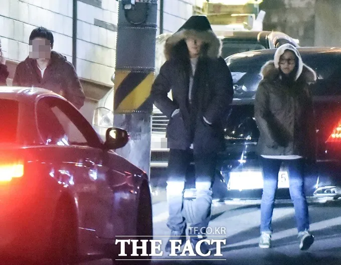 Kim So Eun dan Son Ho Joon saat tertangkap kamera sedang bersama. @tf.co.kr