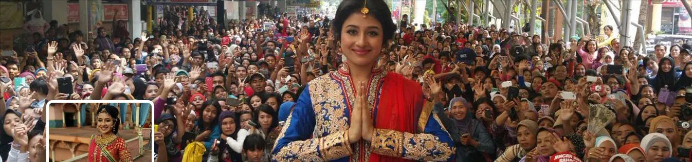 Paridhi memakai gambar meet and greet sebagai header picture © Twitter.com/paridhiofficial