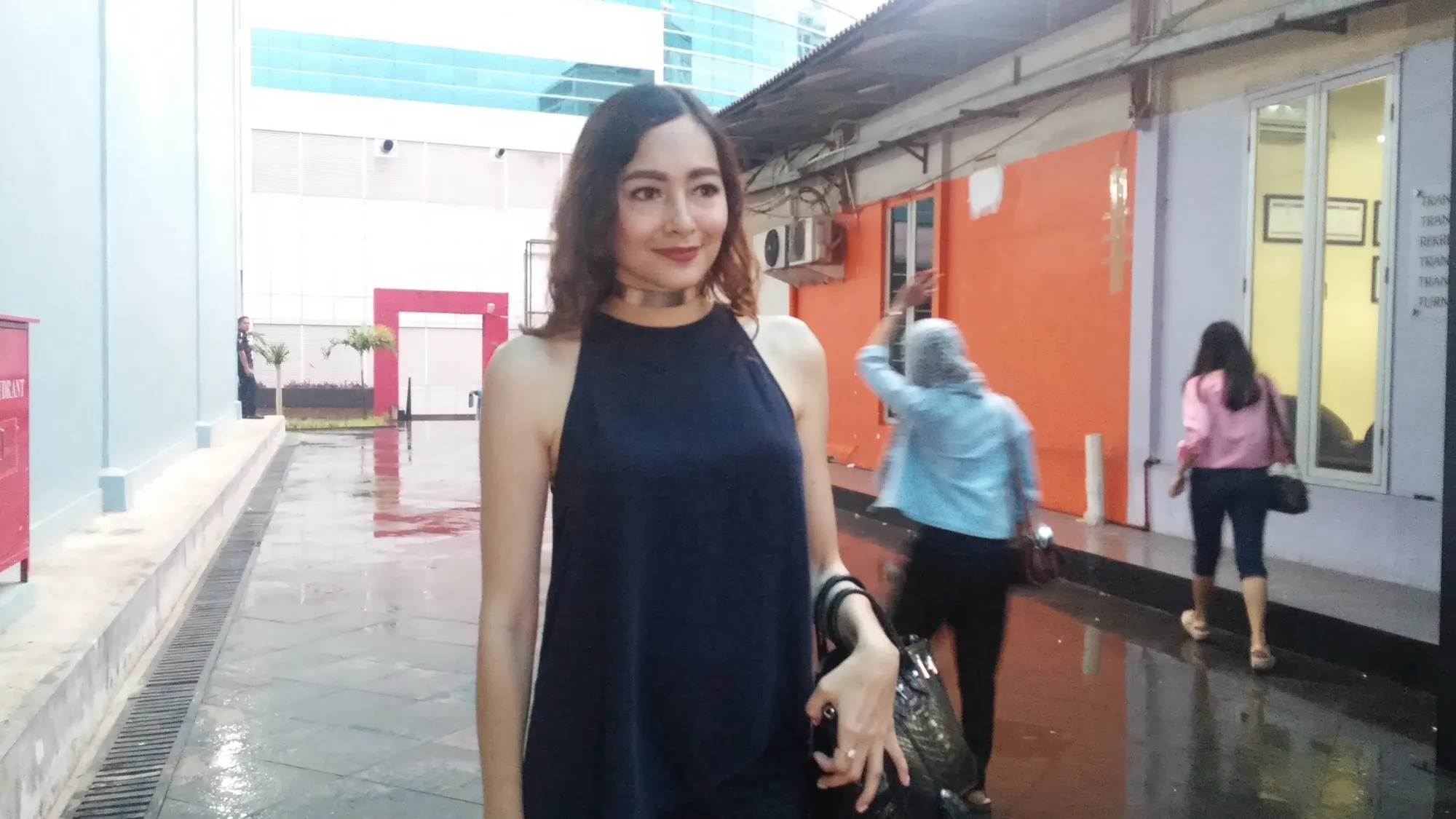 Dewi Rezer sering curhat dengan Marshanda. ŠKapanLagi.com/Adi Abbas Nugroho