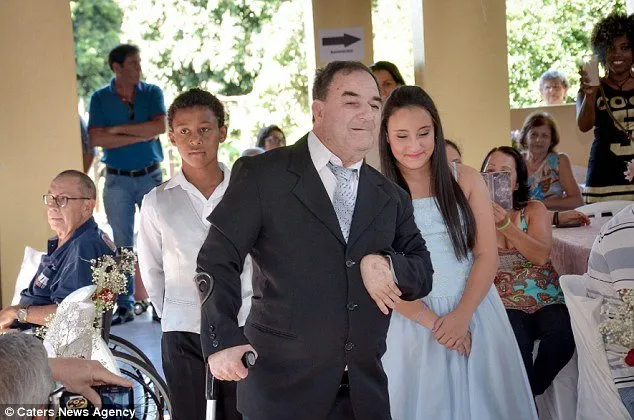 Jaco, pria berusia 66 tahun yang memilih untuk meminang wanita 4 dekade lebih tua dari usianya © The Sun
