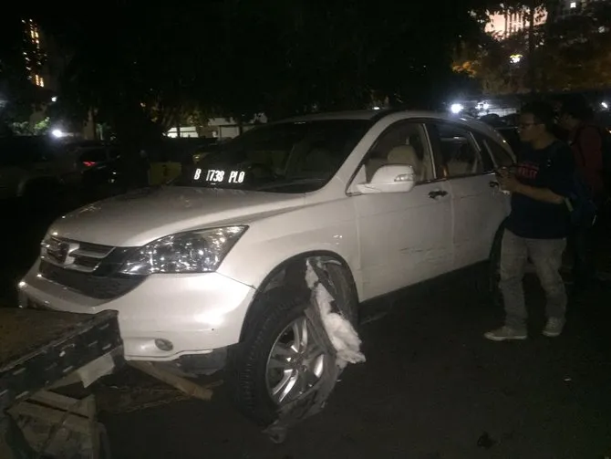 Kondisi Mobil Yang Menabrak © Merdeka