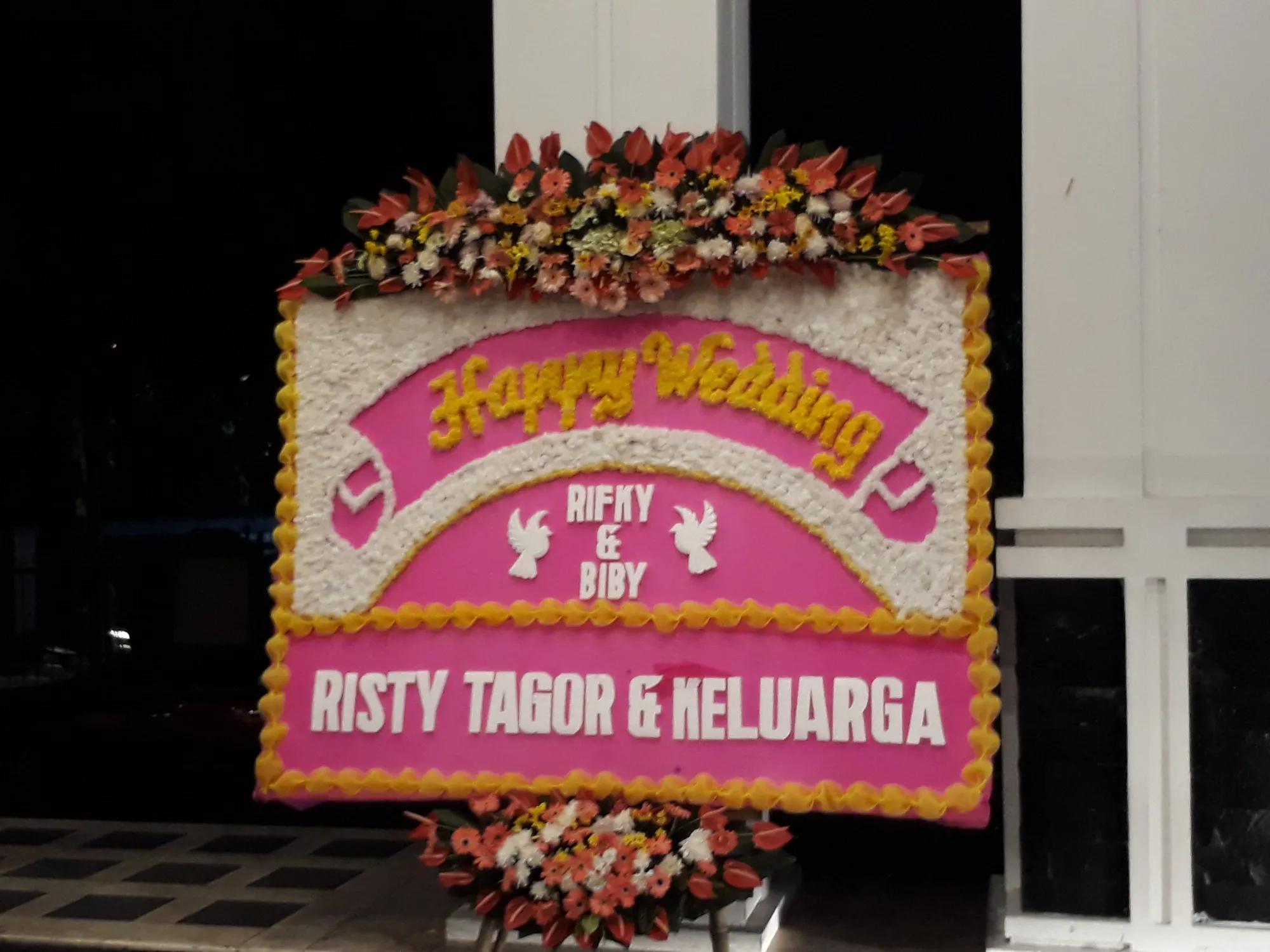 Karangan bunga dari Risty / Credit: KapanLagi - Mathias Purwanto