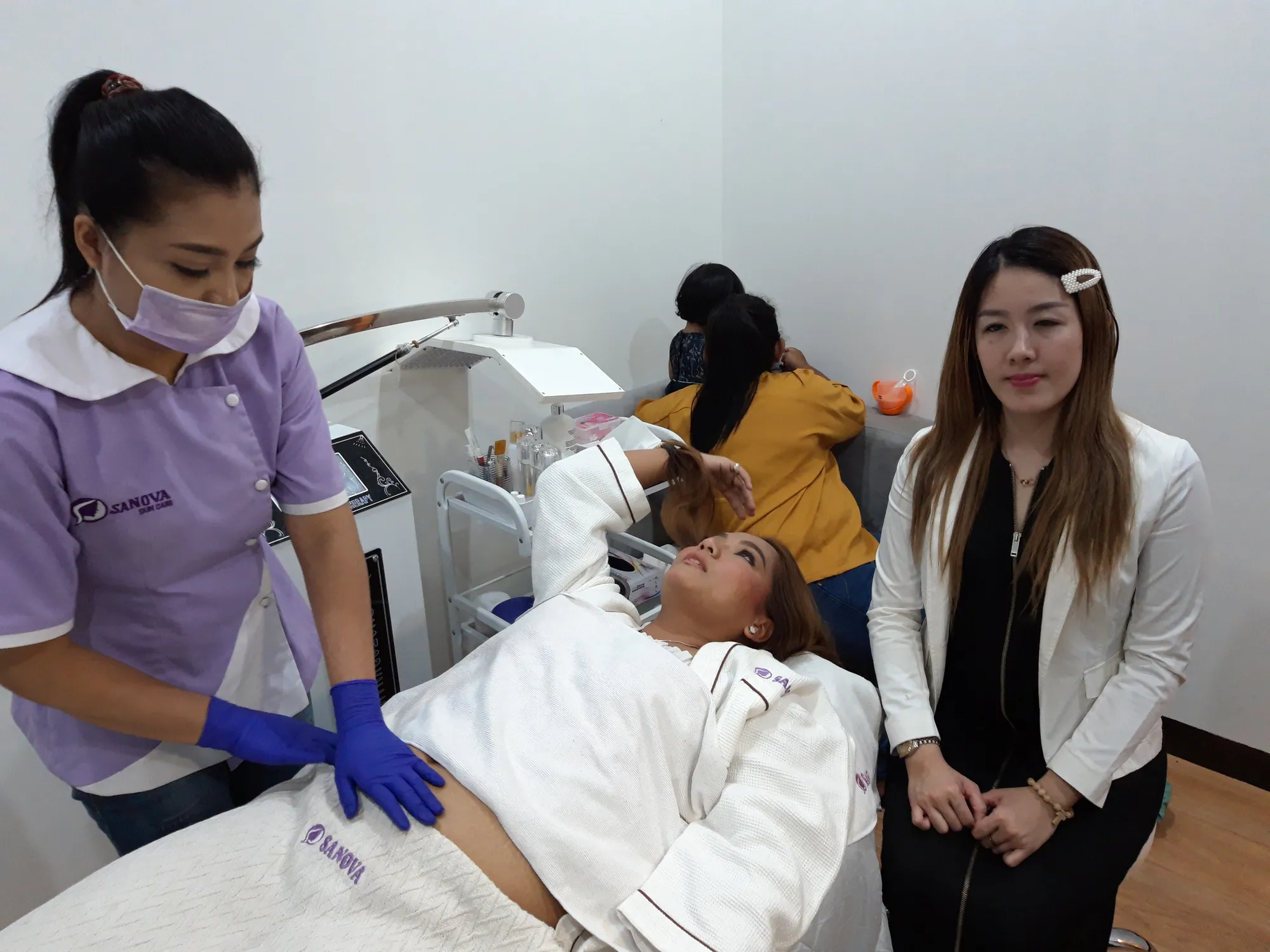 Jenny Cortez saat jalani perawatan  ©KapanLagi.com/Mathias Purwanto