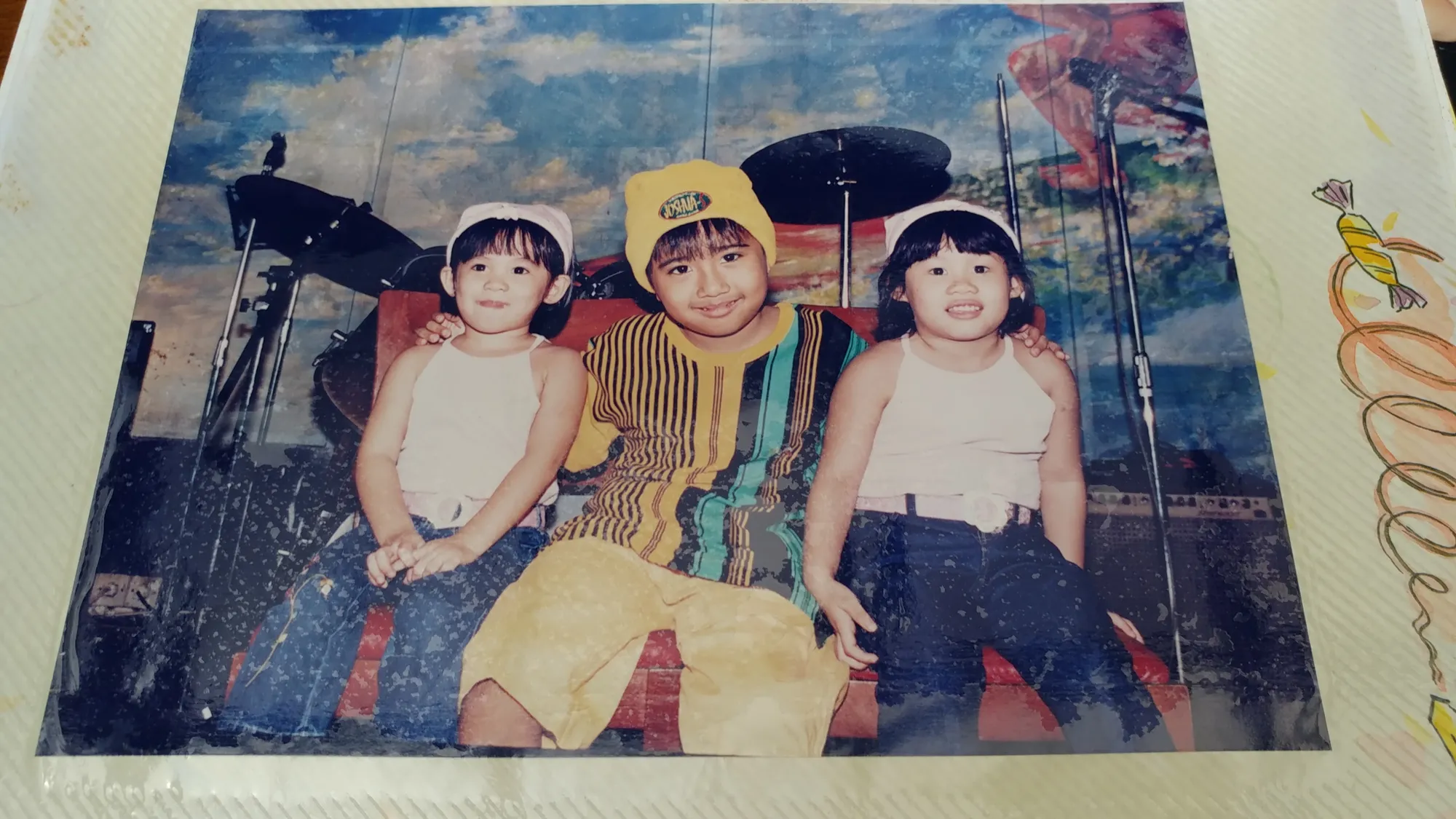 Sheryl pernah berfoto dengan Joshua yang lebih dulu tenar sebagai artis cilik. Foto: Dokumentasi Pribadi