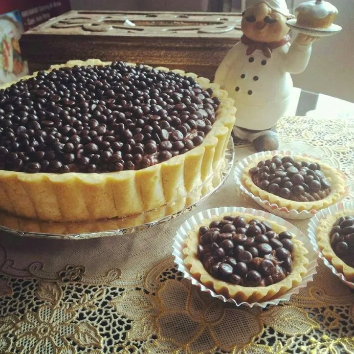 (c) Akoewie Cake & Catering