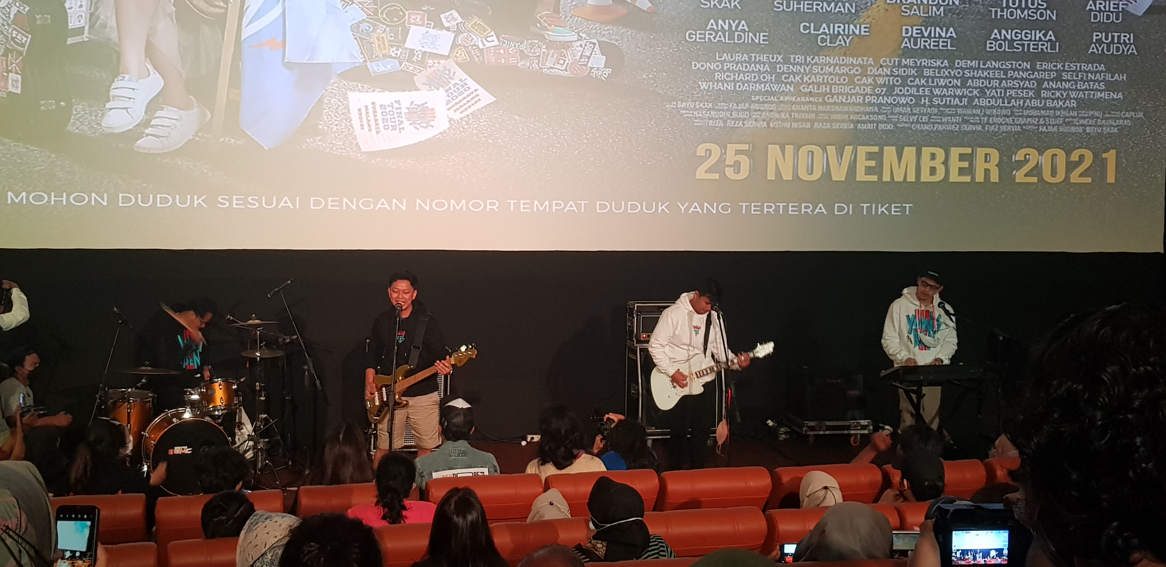 Yowis Ben 3 Sambangi Malang Para Pemain Bikin Heboh Konser Live Di Dalam Bioskop Kapanlagi Com