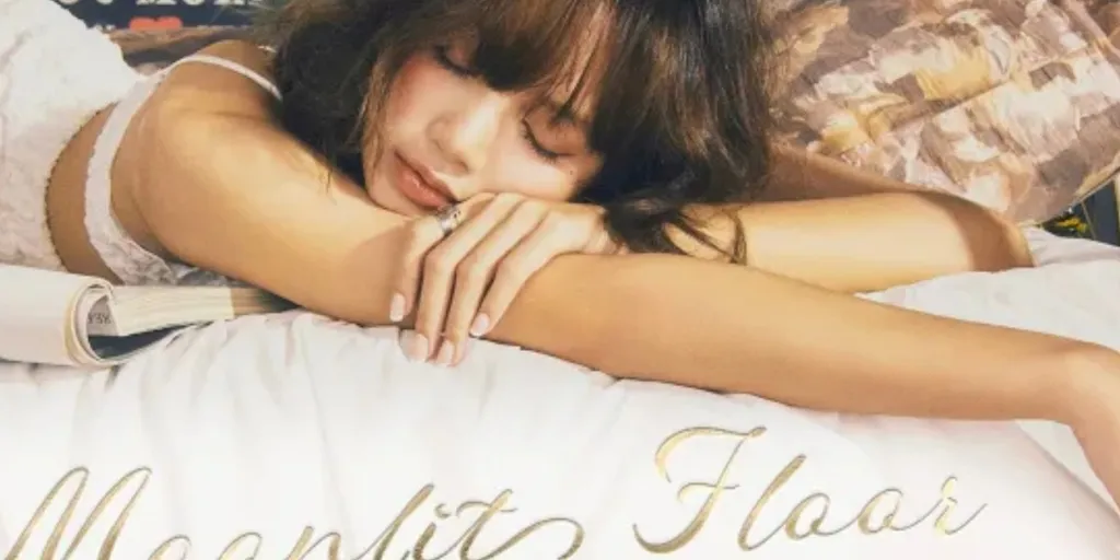 LISA BLACKPINK - Moonlit Floor