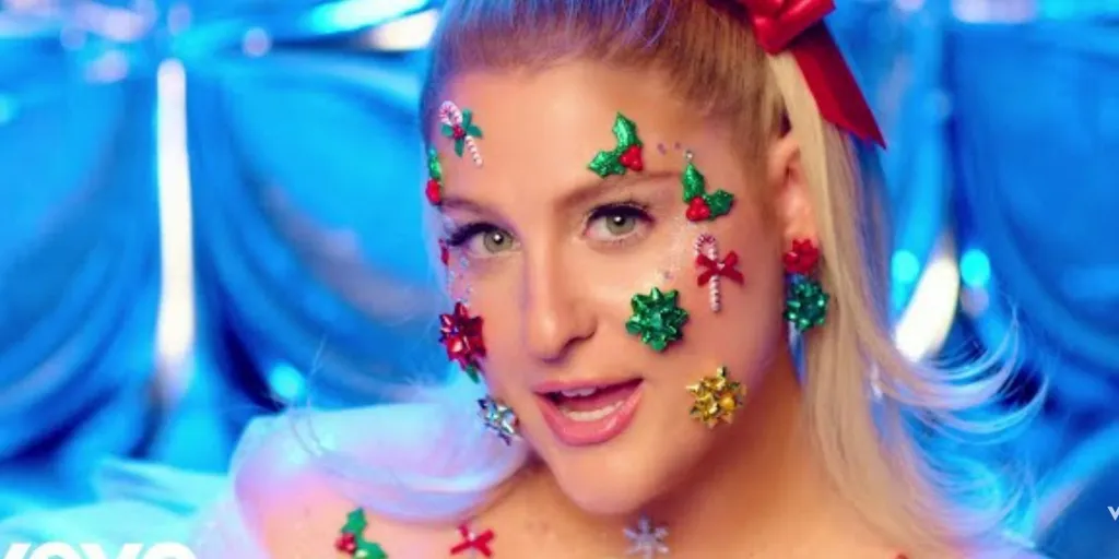 Meghan Trainor ft Earth, Wind & Fire - Holidays