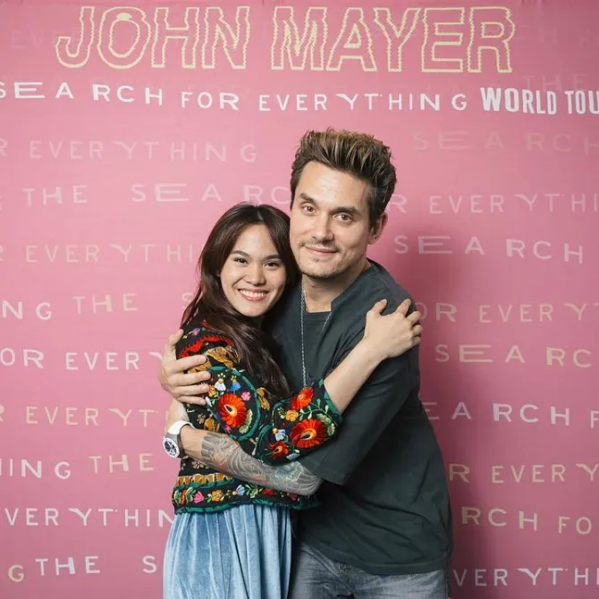 Sheryl Sheinafia bersama John Mayer © instagram.com/sherylsheinafia