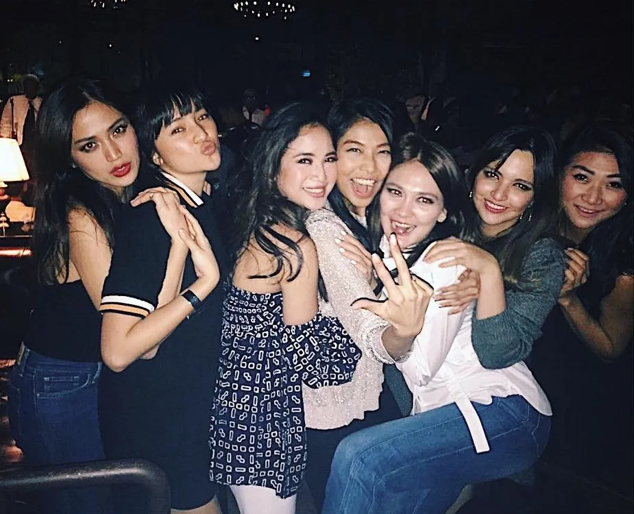 Caca cocok jadi anggota Girl Squad? © Instagram/momophotography88