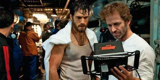 Henry Cavill Jalani Olah Tubuh Intensif