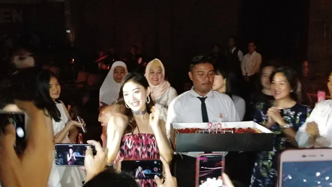 Ulang tahun Wilona dirayakan bersama orang-orang terkasih (credit: Kapanlagi.com/Adrian)