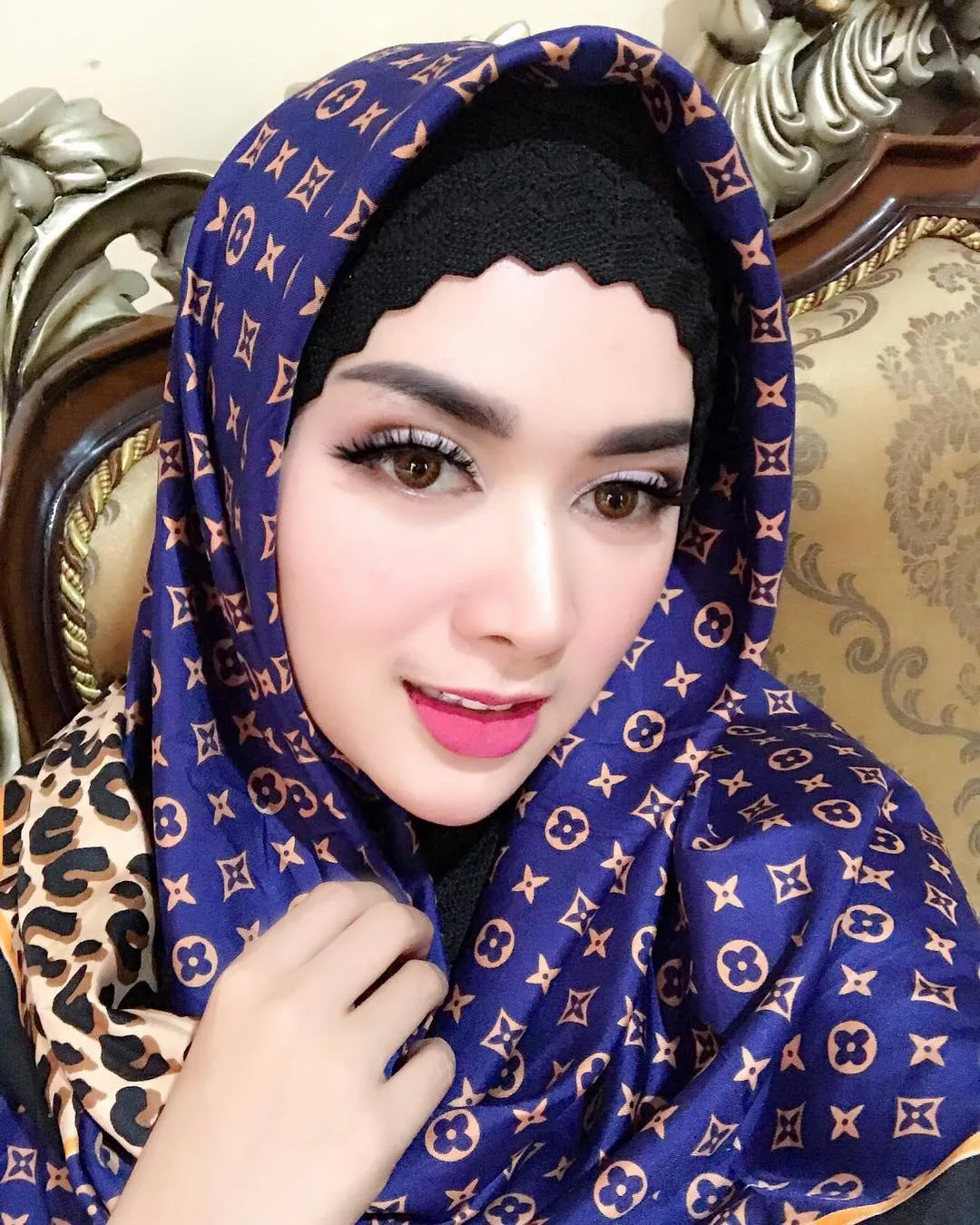 Tiara Dewi bantah pernikahannya dengan Lucky Hakim adalah settingan. 姆nstagram.com/tiaradewireal