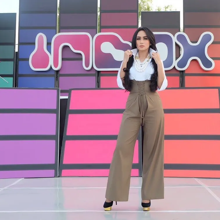 (credit: instagram/bebizie)