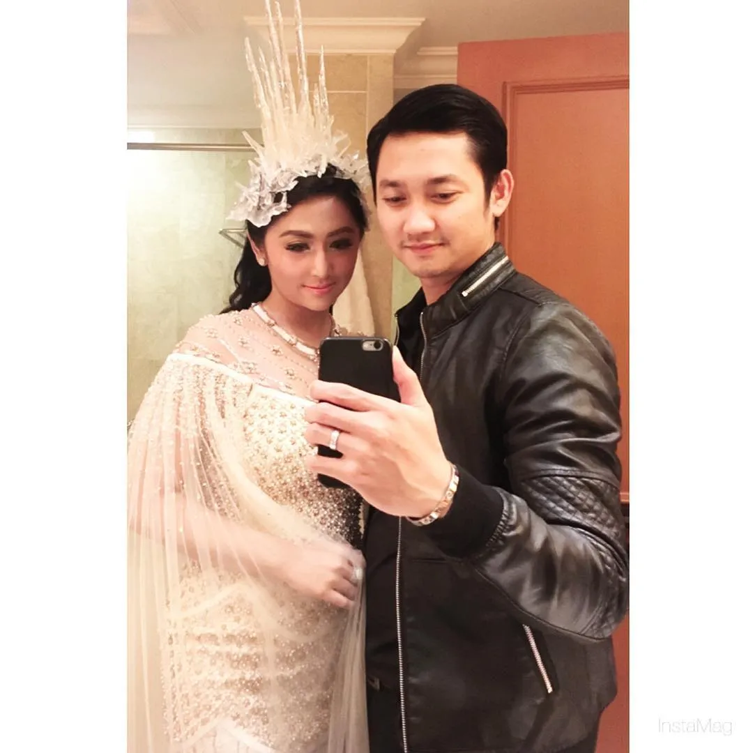 Dewi Perssik mengaku seumuran dengan Angga Wijaya. ©instagram.com/anggawijaya88