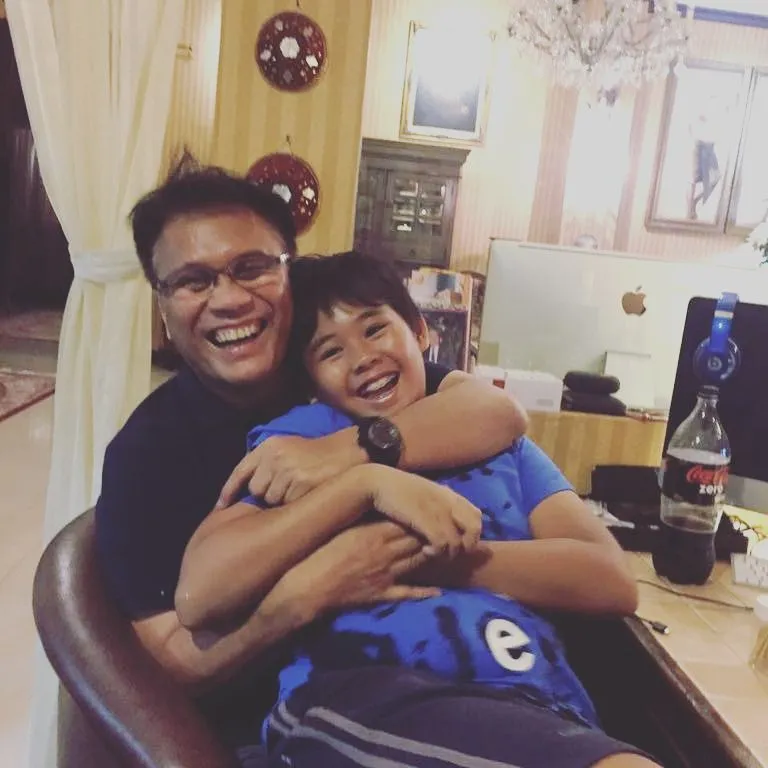 Anak tetap butuh cinta dari kedua orangtuanya, meski mereka sudah berpisah © Instagram/yunishara36