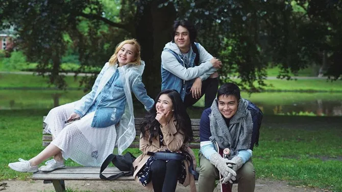 Beby Tsabina bersama cast film ROMPIS (credit: instagram.com/bebytsabina)
