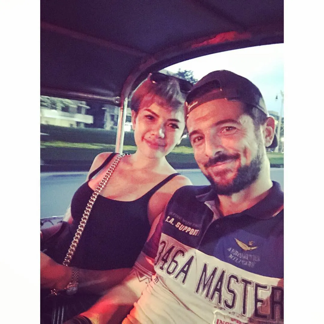 Nikita Mirzani bersama bule bernama Chicco DellaGiovanna. 姆nstagram.com/nikitamirzanimawardi_17