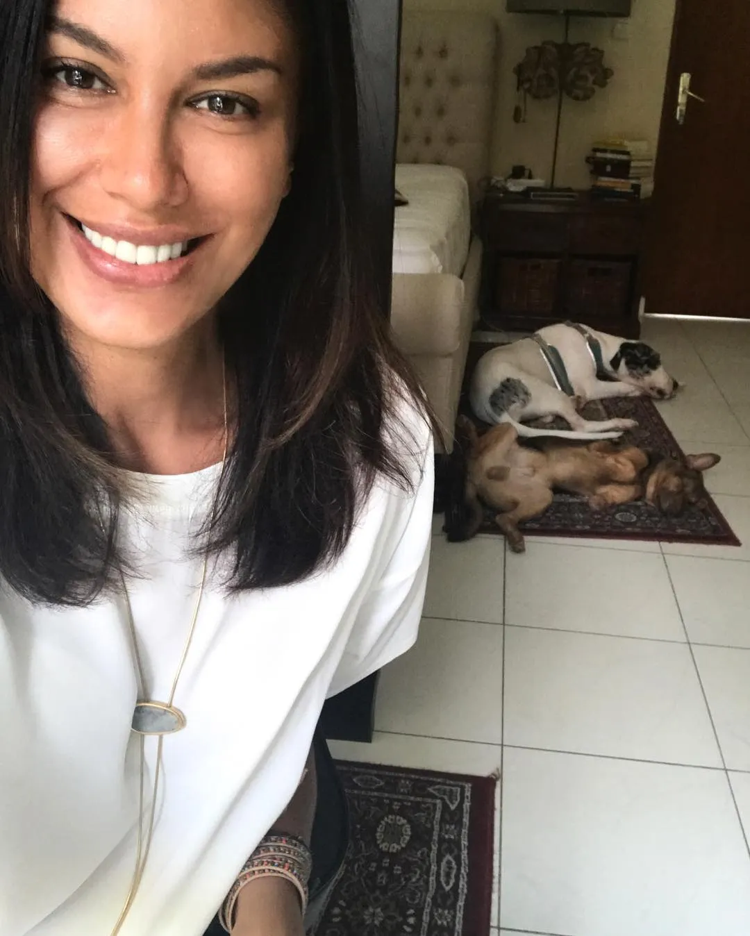 Sophia tetap sayang pada 'anak-anak'nya © Instagram/sophia_latjuba88