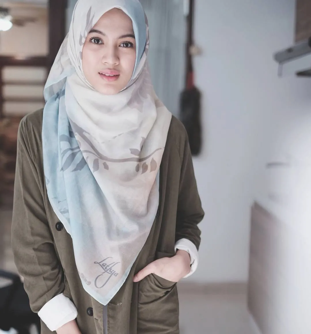Saat menempuh pendidikan di Monash University, dengan academic recordnya yang bagus Alyssa Soebandono terpilih dalam Exchange program ke UK. cr: instagram.com/ichasoebandono