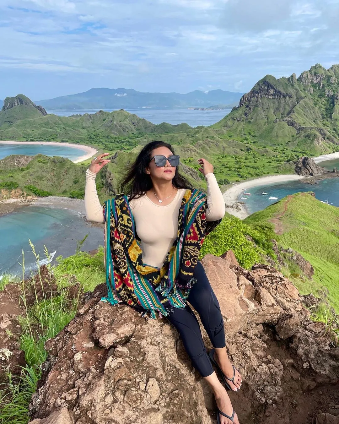 (credit: Instagram.com/bellasaphiraofficial/)