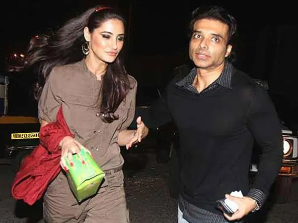 Kencan diam-diam Nargis dan Uday. @oneindia.in