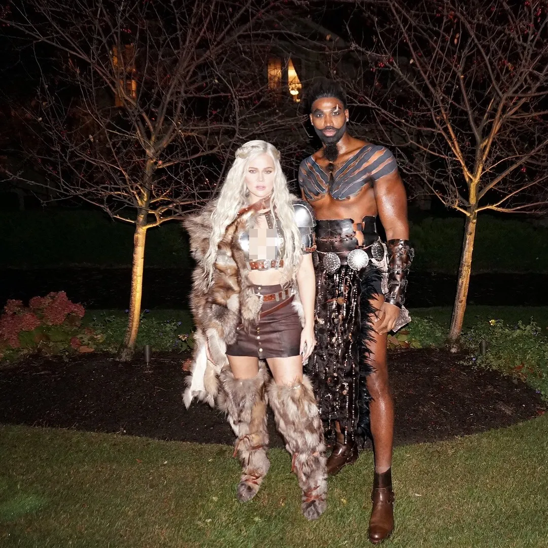Khloe dan Tristan hadiri pesta Halloween yang digelar Lebron James © Instagram.com/khloekardashian