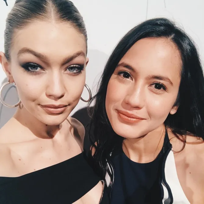 Pevita Pearce bersama Gigi Hadid © instagram.com/pevpearce