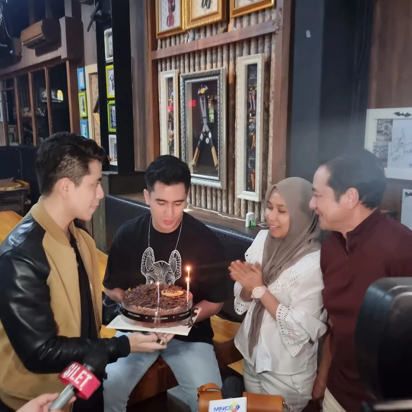 (credit: Instagram.com/nyaisarni2/)