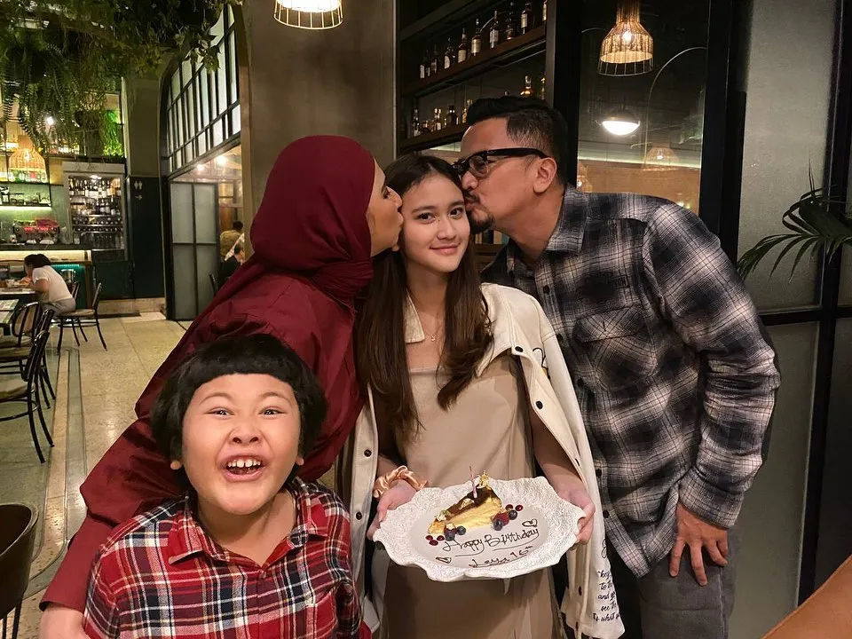 Hubungan Terlihat Nggak Ada Jarak