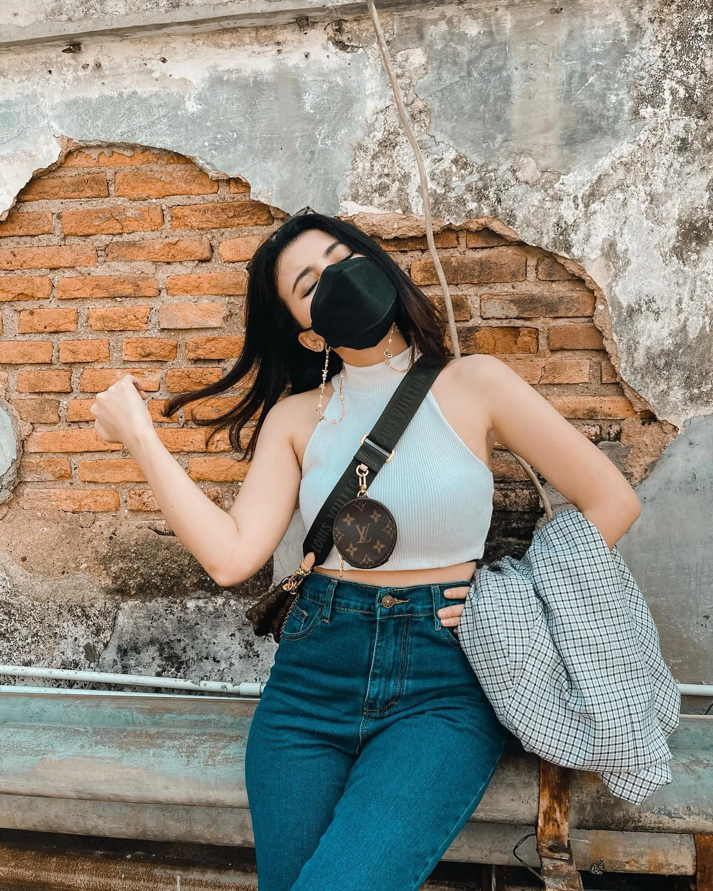 (credit: instagram.com/taniaputri1707)