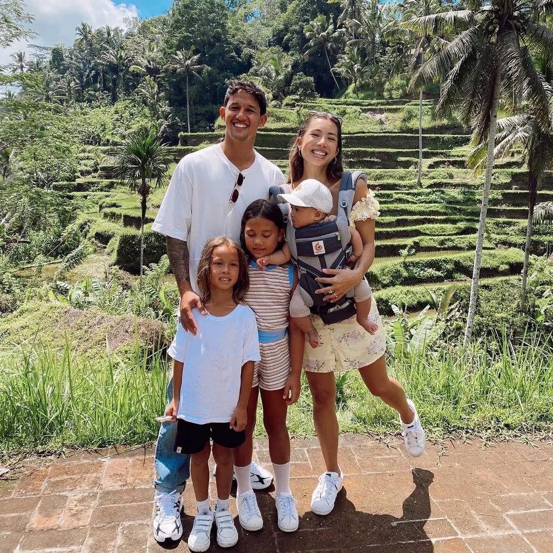 Jennifer Kurniawan dan Irfan Bachdim