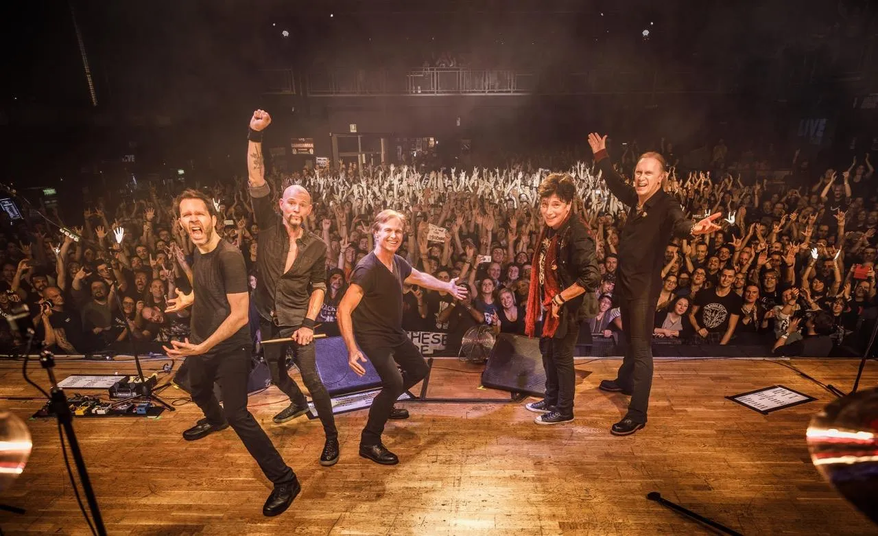 (c) Facebook/mrbigmusic