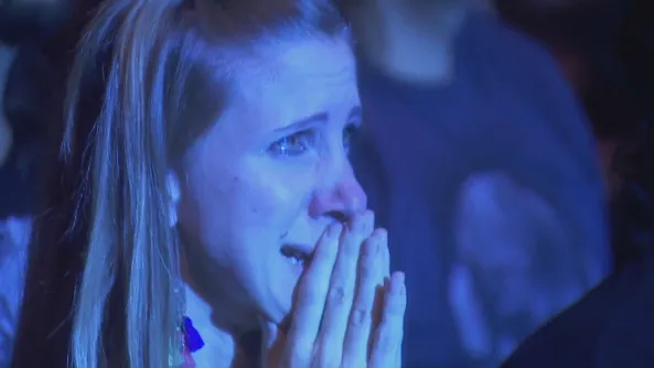 Penggemar yang histeris di konser Dream Theater. @theshamansblog.wordpress.com 