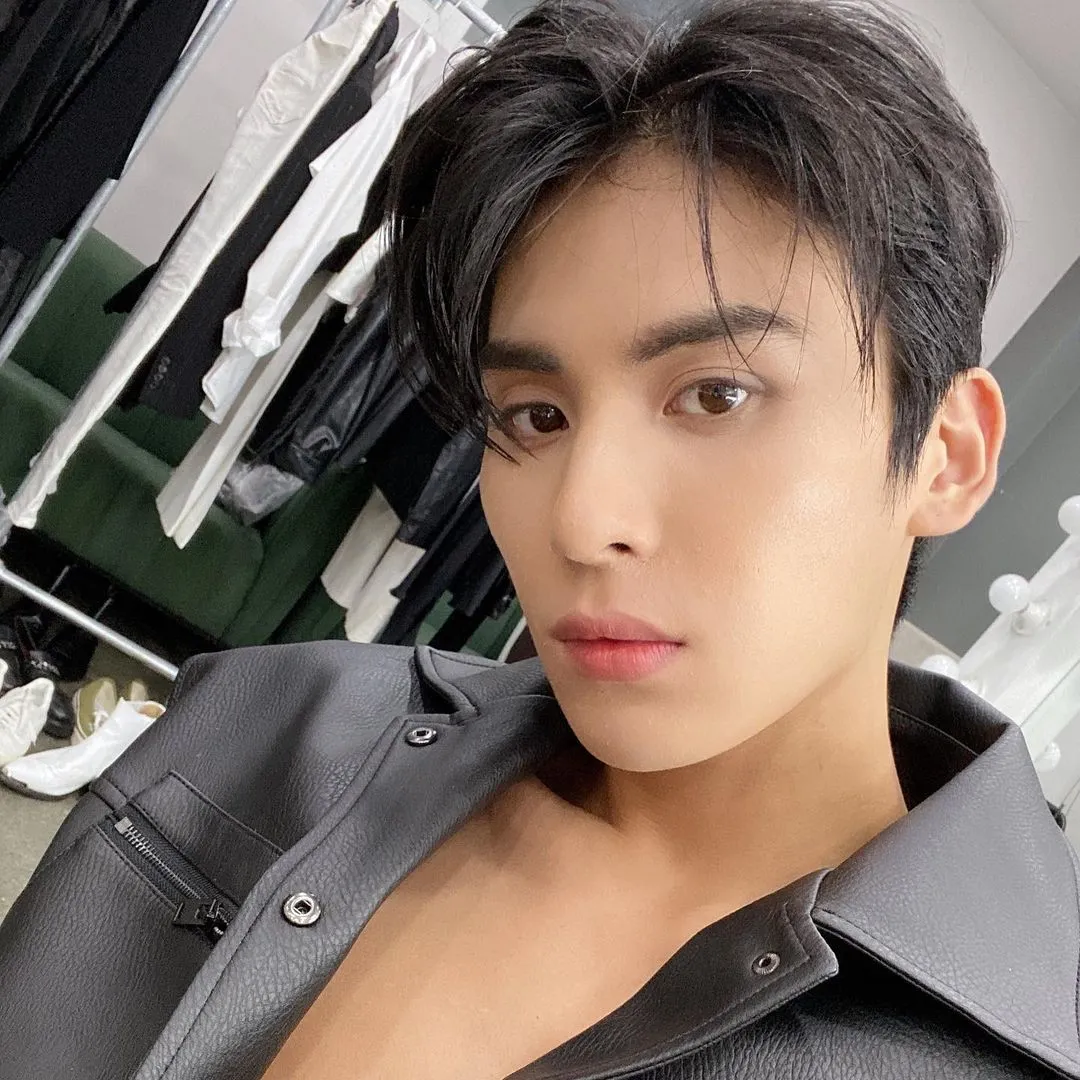 (credit: instagram/taeyang_0228)