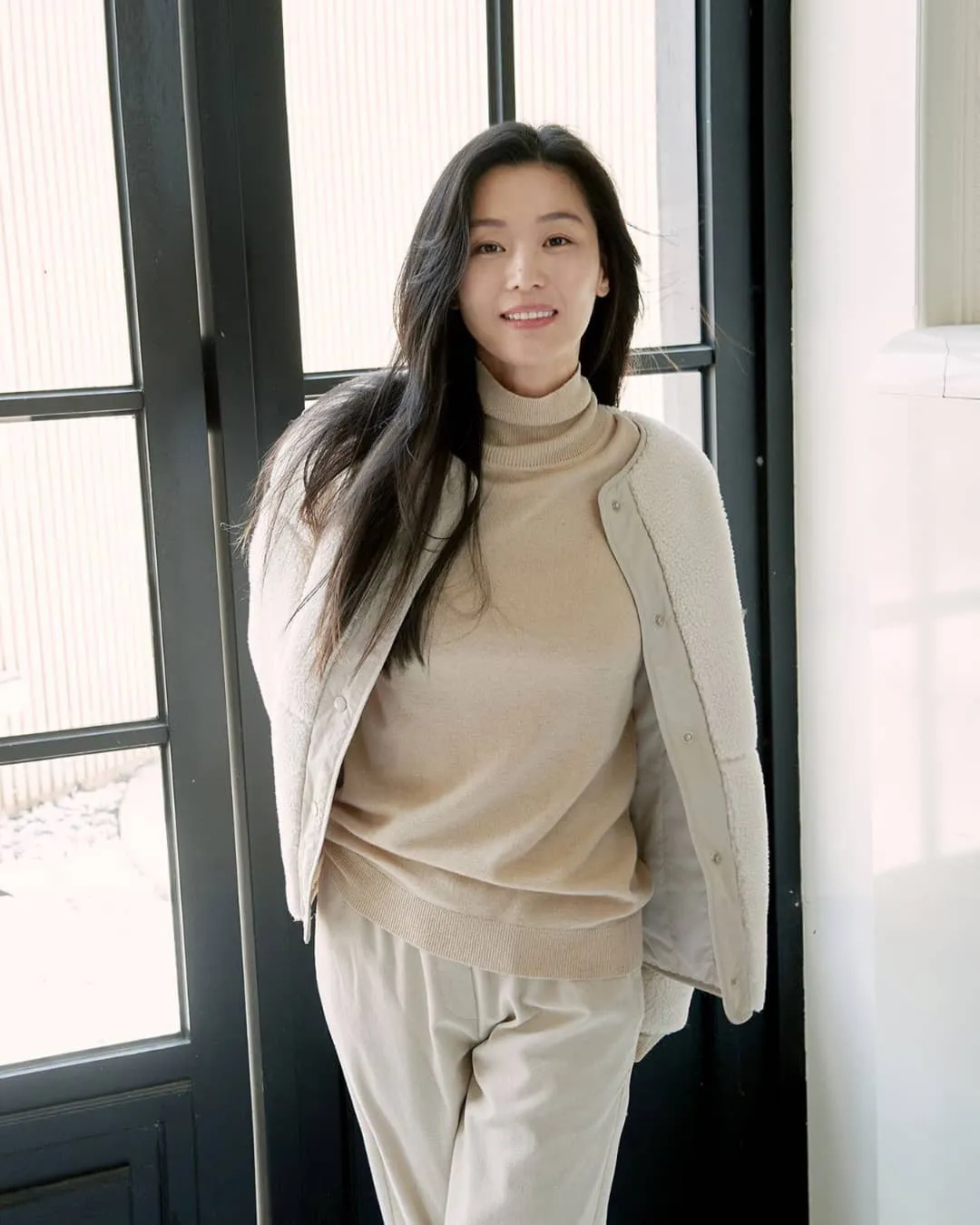 (credit: instagram.com/junjihyun.official)