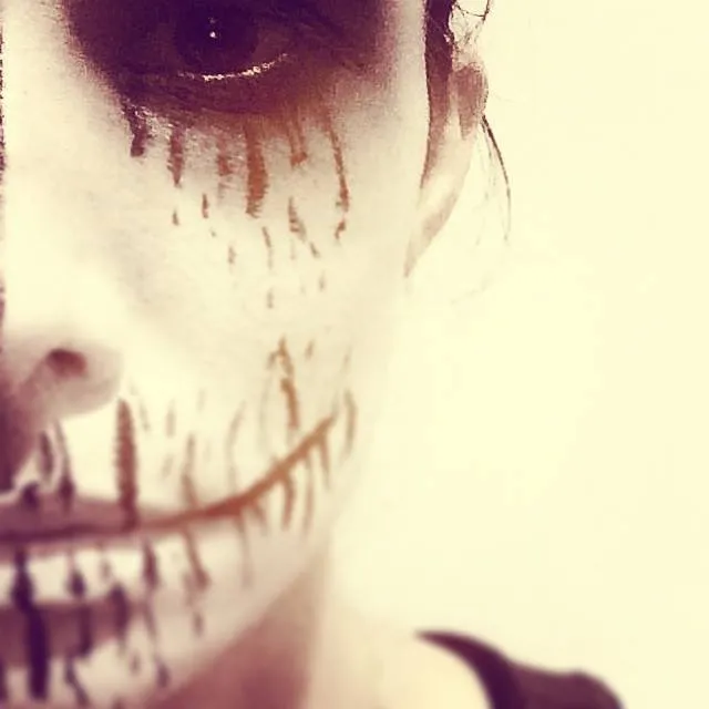 Nadya Hutagalung jadi zombie. Serem nggak sih? @facebook.com/nadyahutagalung