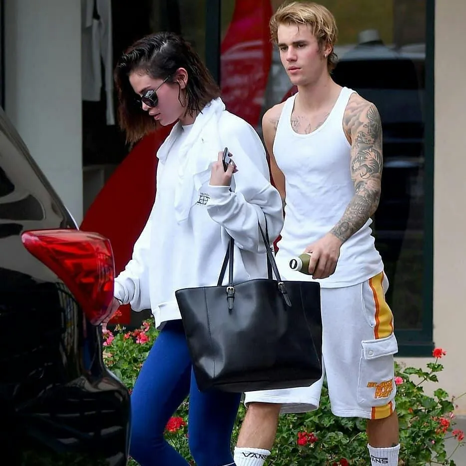 Selena dan Justin pebuh keringat. Credit: Instagram.com