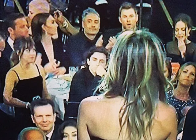 Benarkah Angelina Jolie tak mau melihat Aniston? Credit: Twitter.com