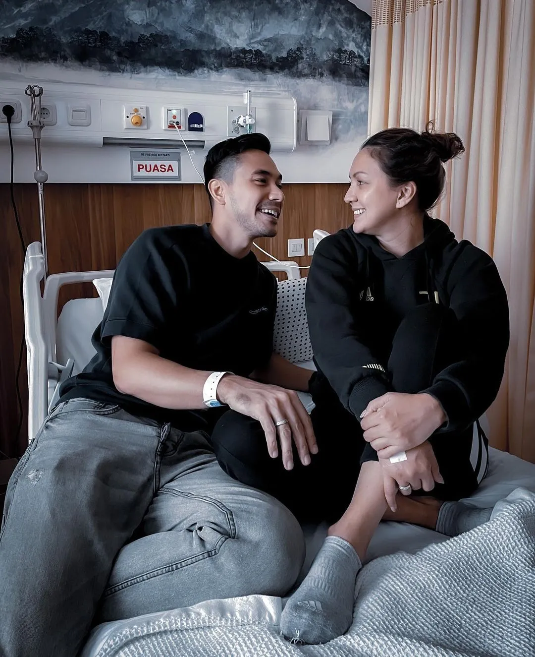 (credit: Instagram.com/darius_sinathrya/)