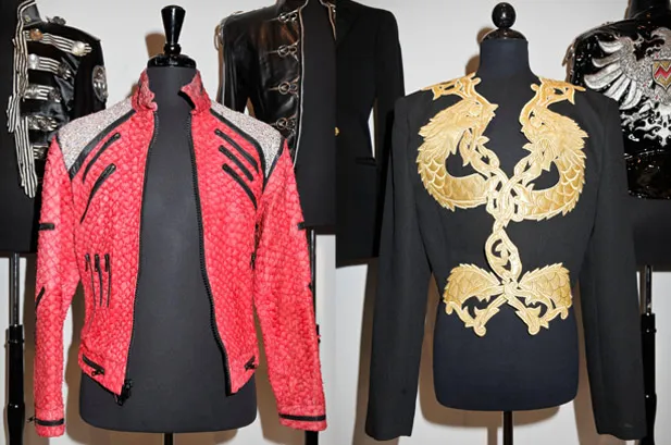 Beberapa kostum Michael Jackson yang dilelang. Lady Gaga dapat yang mana, ya? @billboard.com