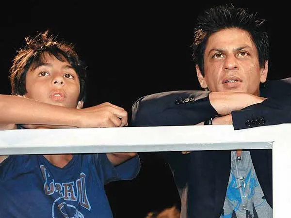 Aryan Khan kecil ternyata suka nyanyi lagu milik Akon. ©indianexpress