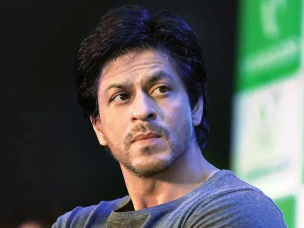 Shahrukh Khan ditegur karena telat membayar air. @oneindia.in