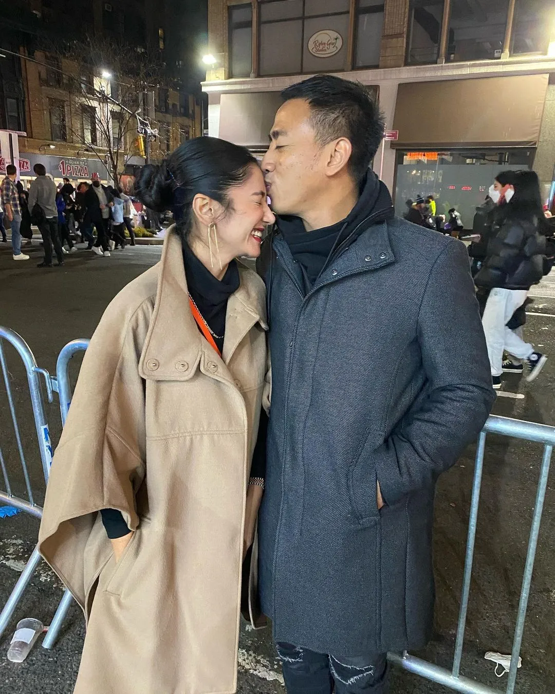 Fanny Ghassani dan Suami (Credit: Instagram/fannyghassani)