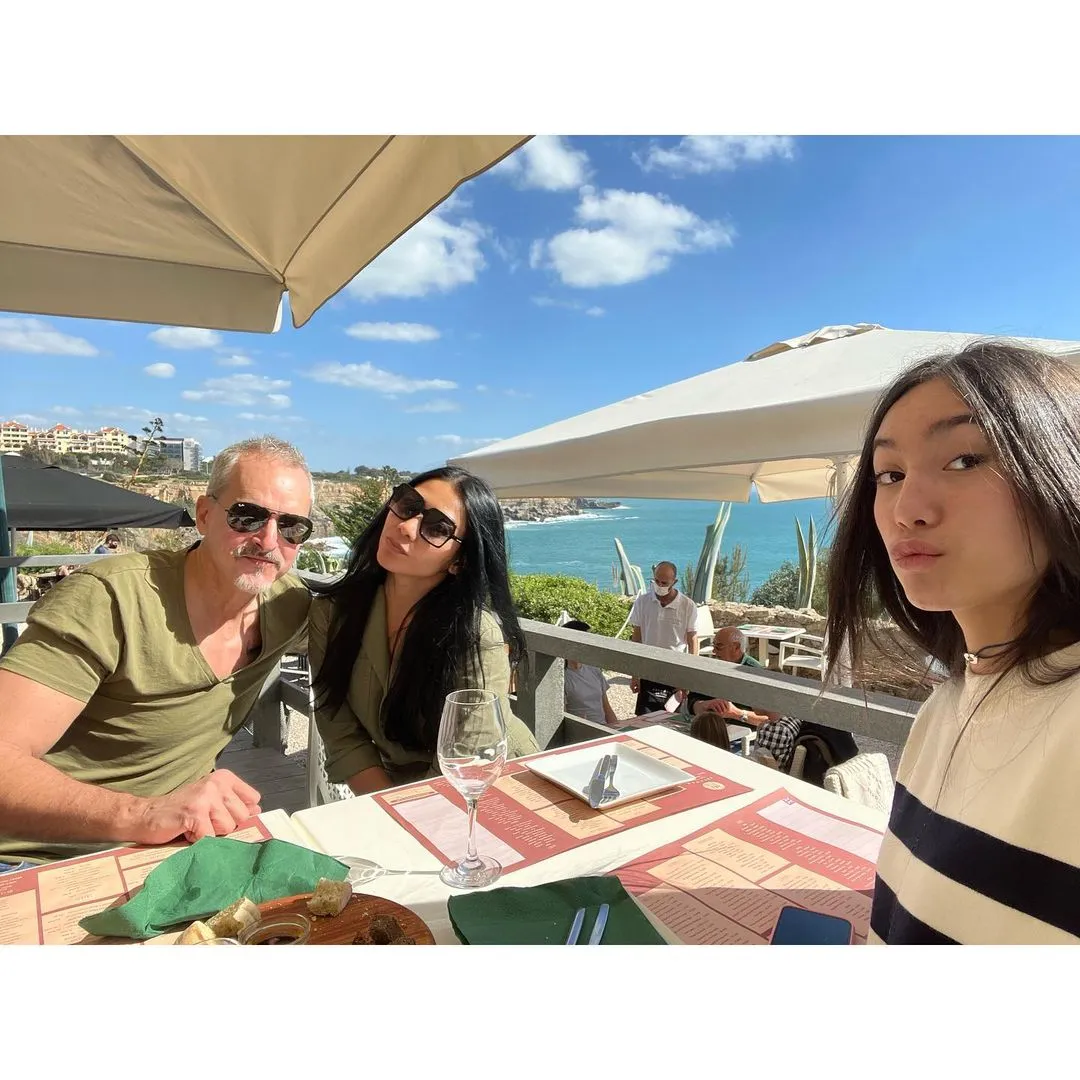 Keluarga Anak Anggun C Sasmi (Credit: Instagram/anggun_cipta)