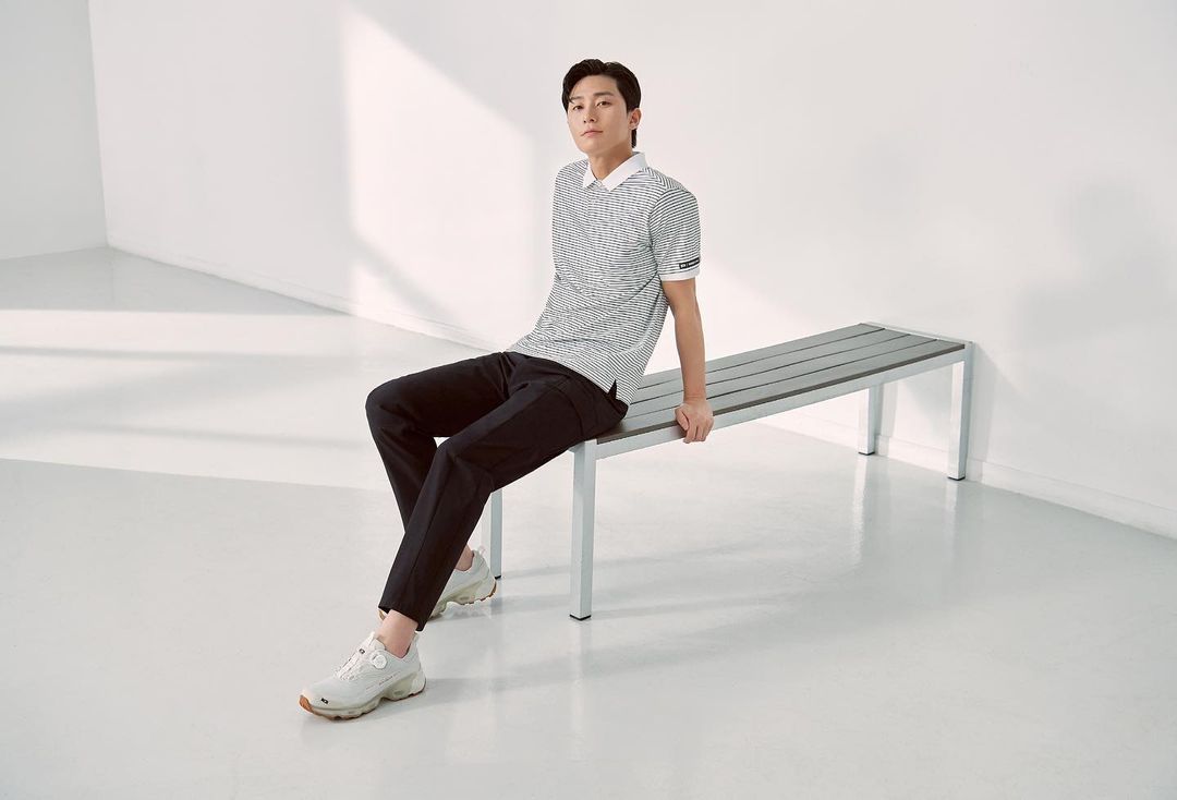 Park Seo Joon sering menjadi model untuk iklan barang lho!